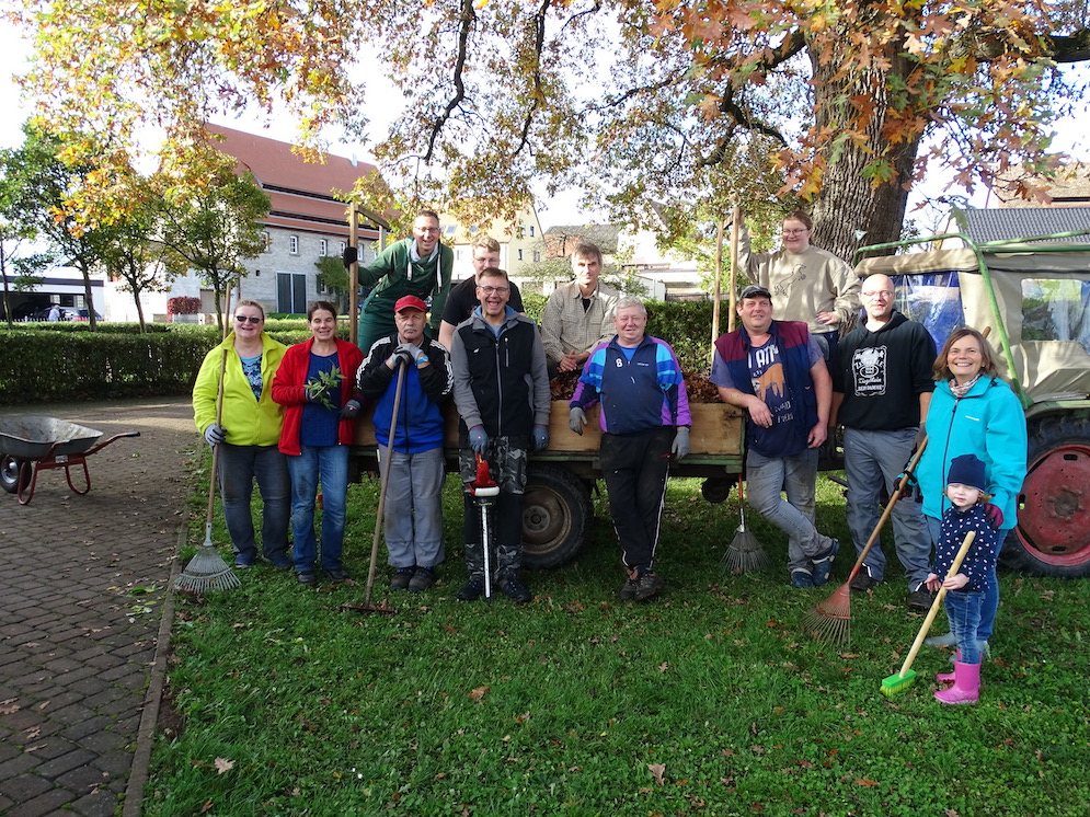 Gruppenfoto vom Friedhofsputz