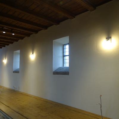 Holzpodeste Und Beleuchtung Unter Empore