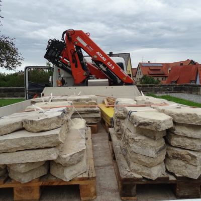 Lkw Mit Bodenplatten beladen