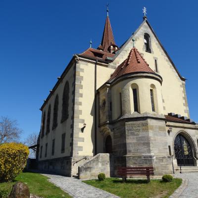 Kirchgarten Im Fruehling